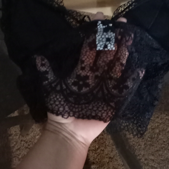 Scallop Trim Lace-up Backless Floral Lace Crop Top - Picture 4 of 5